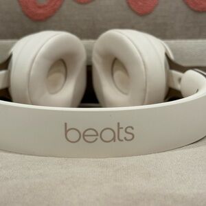 Beats by Dr. Dre Solo Pro Wireless Headphones in White